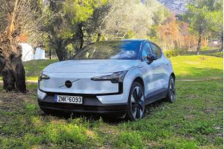 Volvo EX30 Twin Motor Performance AWD 428Ps 